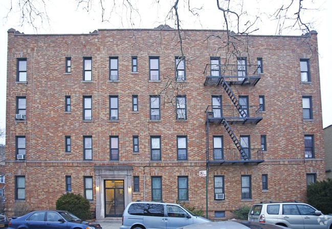 Building Photo - 1905 W 10th St