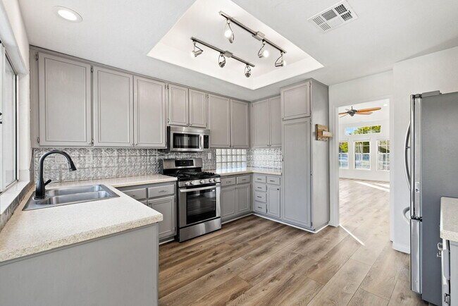 Foto del edificio - 44260 Villeta Dr