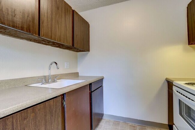 Foto del edificio - Cozy, Yet Spacious Upper Studio Apartment!!