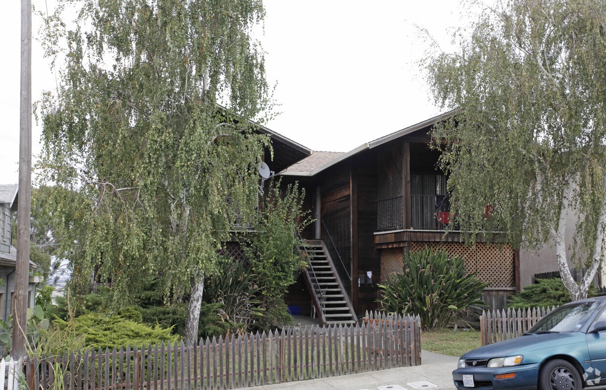 Primary Photo - 820 Florida St