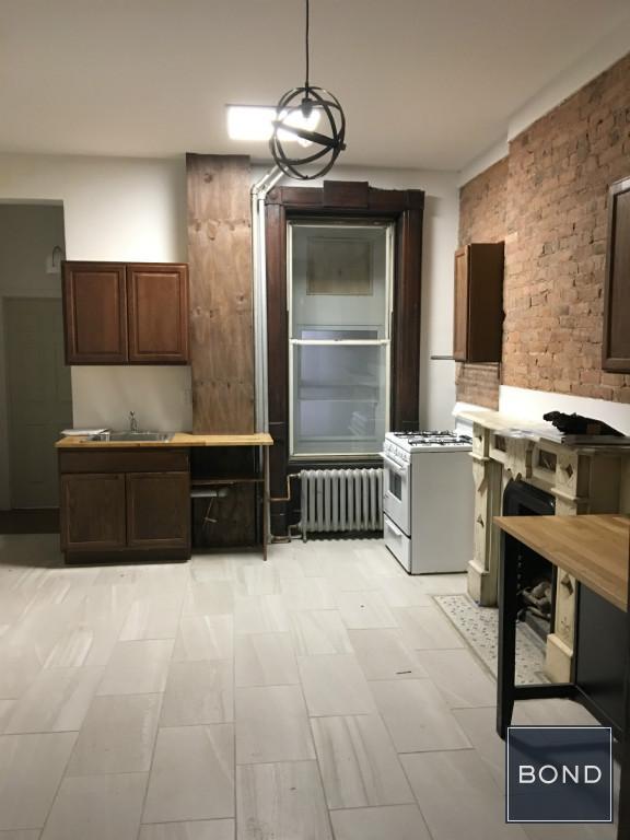 Foto del edificio - 215 E 115th St