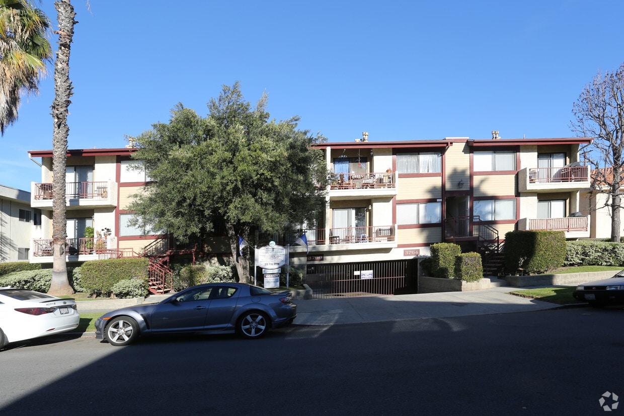 Building Photo - 3760-3764 Delmas Terr.