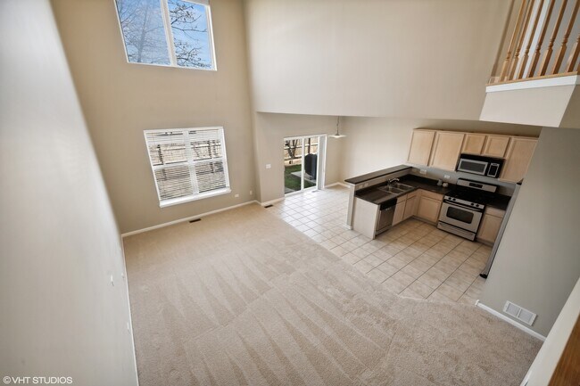Building Photo - 1706 Buckingham Dr