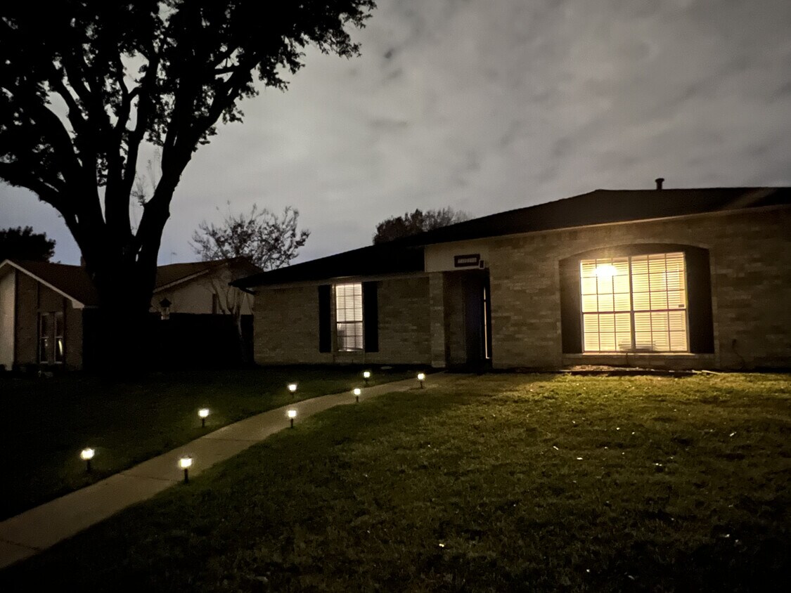 Primary Photo - 2729 Lawndale Dr