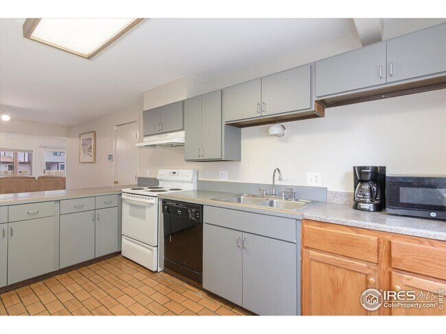 Foto del edificio - Charming 4-Bedroom Ranch in Prime Location...