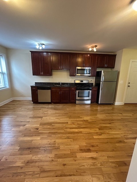 Foto del edificio - 4554 W George St