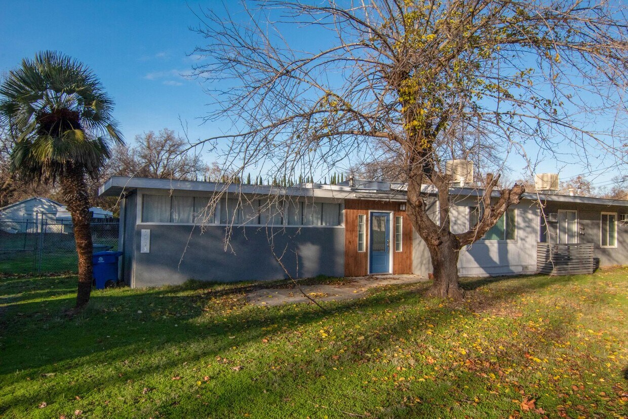Foto principal - South Redding Duplex with Many Perks!