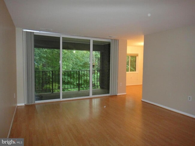 Building Photo - 1523 Northgate Square