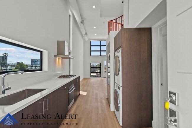 Building Photo - 5617 Klump Ave