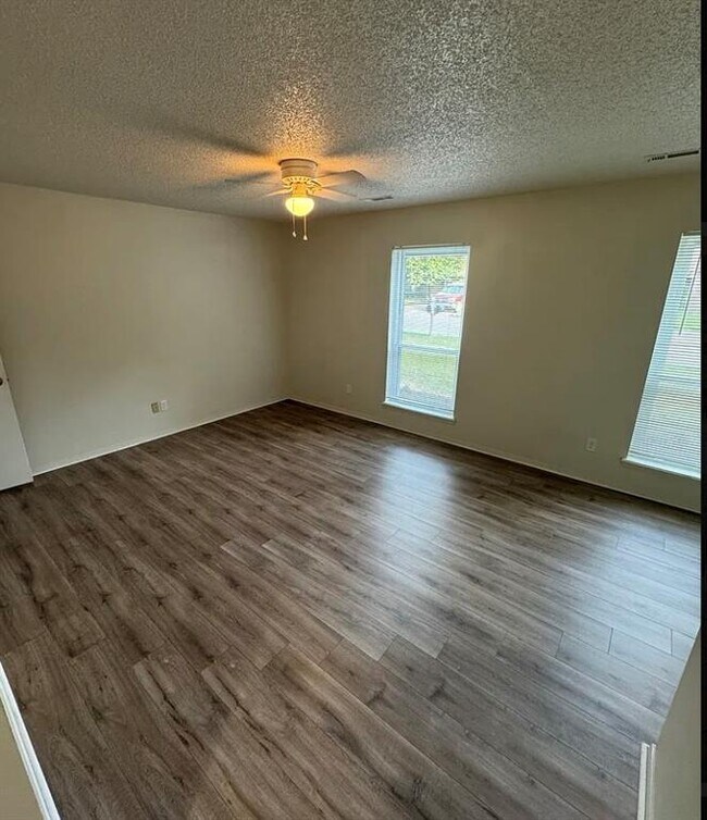 Foto del edificio - 1448 E Briarcliff St