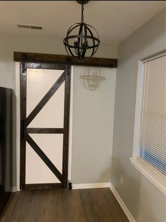kitchen area - 1962 Alpine Ct NW
