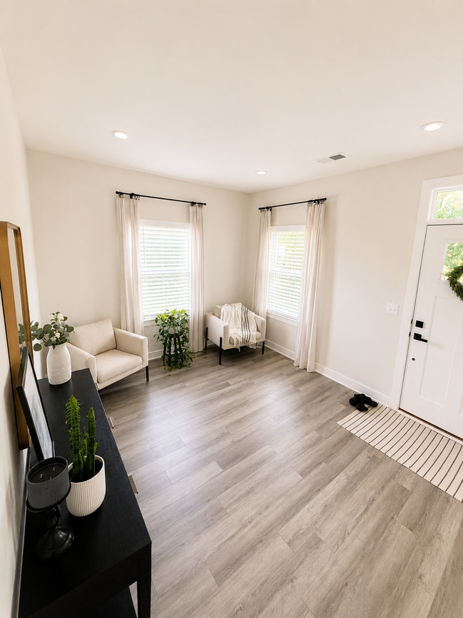 Building Photo - Stylish Living in Riverstone