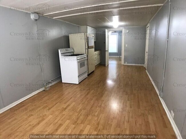 Building Photo - 1 Bedroom Apartment Off Paw Paw Lake