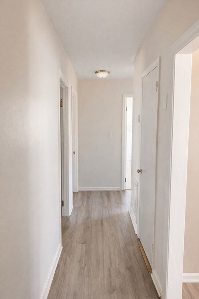 Foto del edificio - 3 BED 1 Bath Available in Fayetteville NC