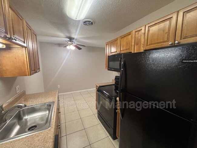 Building Photo - 1695 Lee Rd