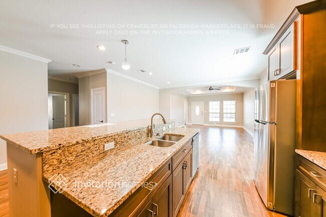 Building Photo - 433 Arrowhead