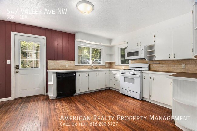 Foto del edificio - 547 Valley Ave NW