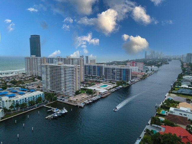 Foto del edificio - 1965 S Ocean Dr