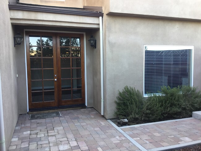 entry to unit - 4738 San Sebastian Dr