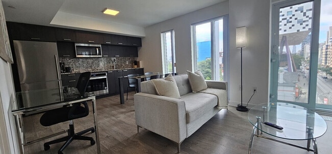 Building Photo - 50 McCaul St