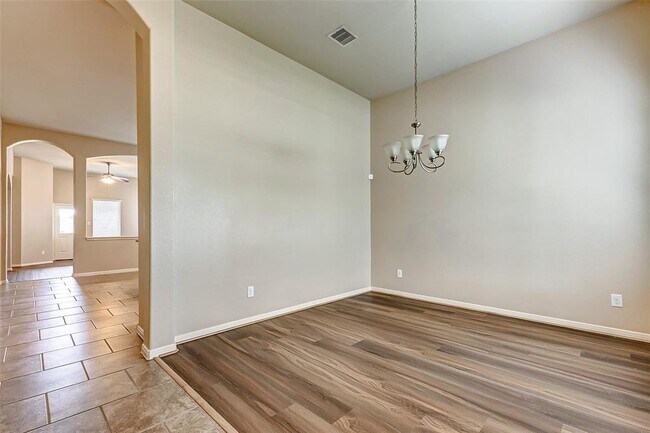 Foto del edificio - 3310 Daniel Falls Ln