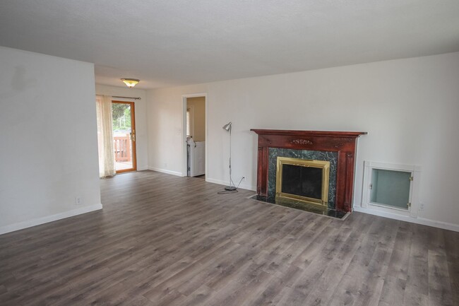 Foto del edificio - Central Federal Way Home - Move in Ready