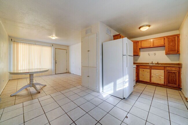 Foto del edificio - 251 W Northern Ave