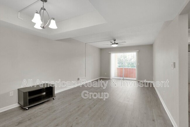 Building Photo - 209 W Miracle Strip Pkwy