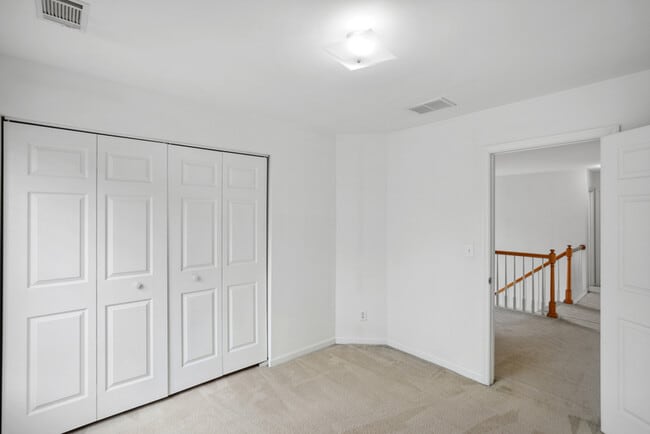 Building Photo - 2808 Ashwood Pl