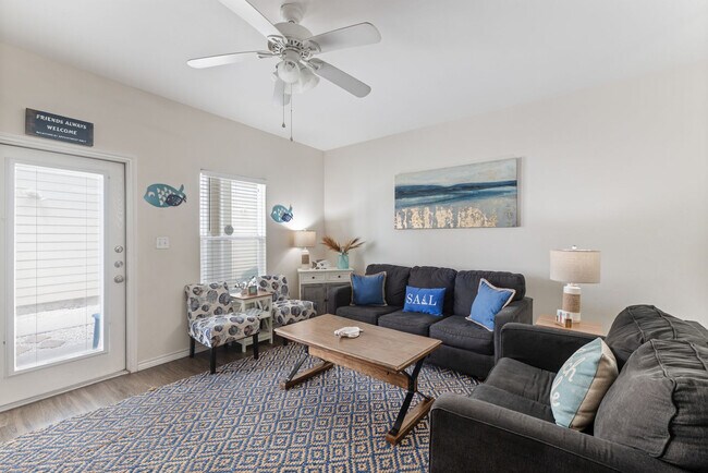 Foto del edificio - 14810 Leeward Dr