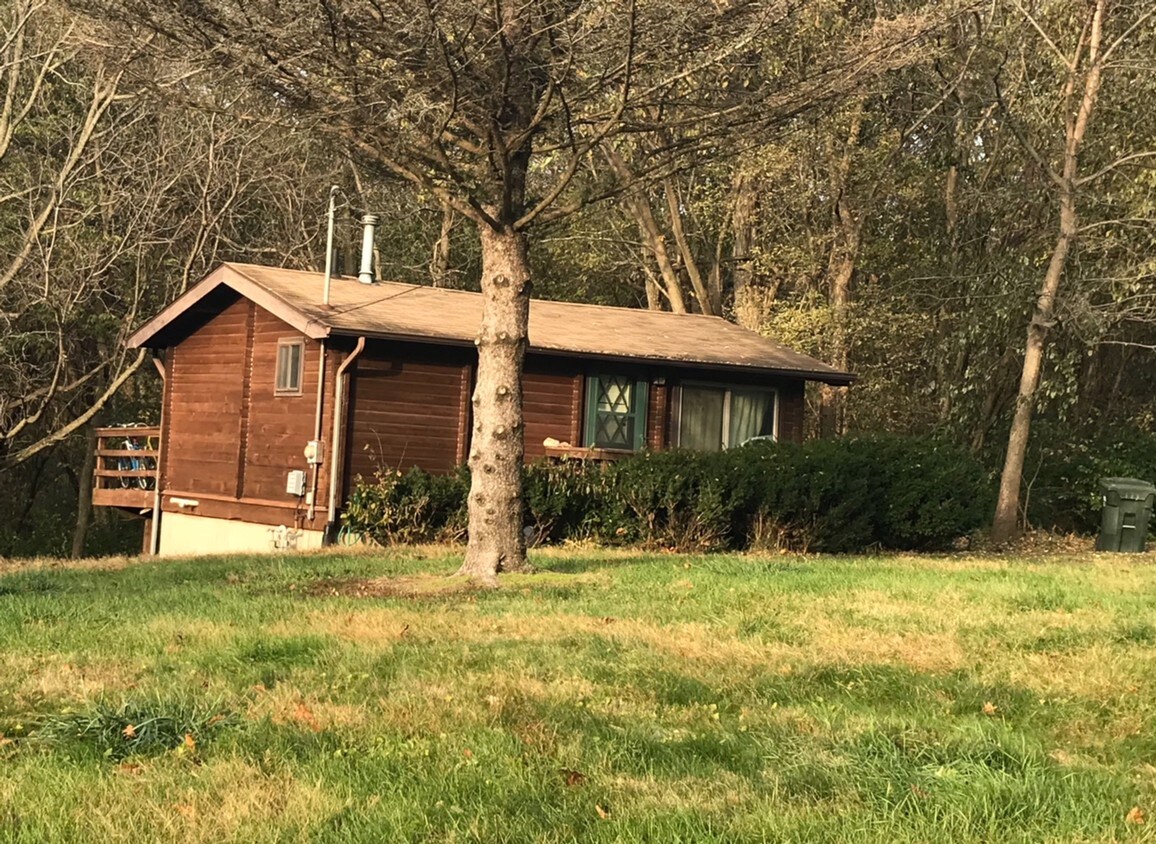 1852 N Dubuque Rd, Iowa City, IA 52245 House Rental in Iowa City, IA