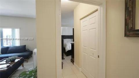 Foto del edificio - 1420 NE 33rd Ave