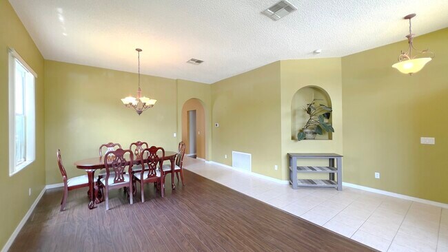 Building Photo - 3479 Foxcroft Cir