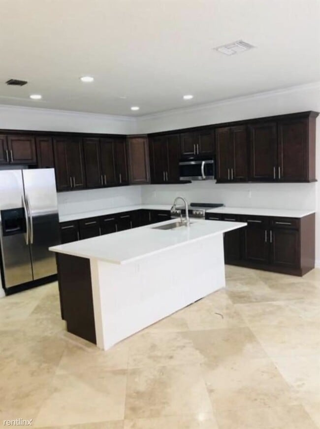 Foto del edificio - 5 br, 3 bath House - 9350 Fox Trot Ln