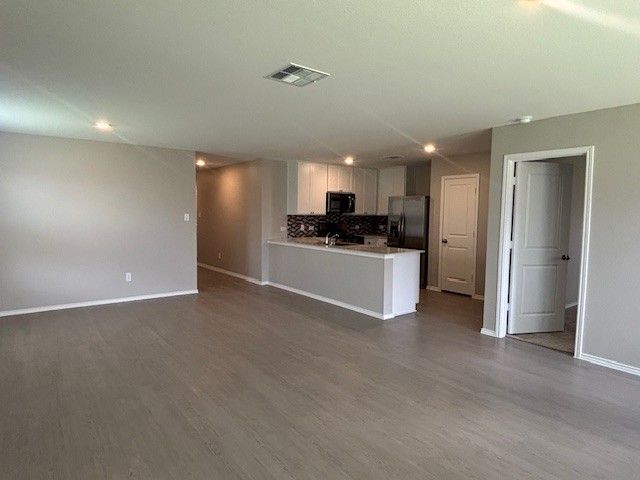 Foto del edificio - 321 Bertram Oaks Dr