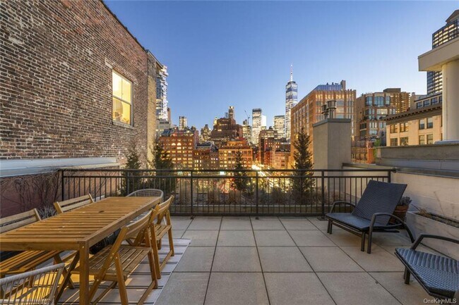 Building Photo - 46 Laight St