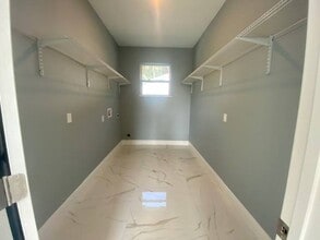 Building Photo - 270 Mockingbird Ln