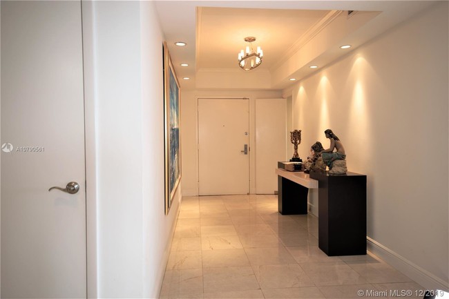 Building Photo - 10155 Collins Ave