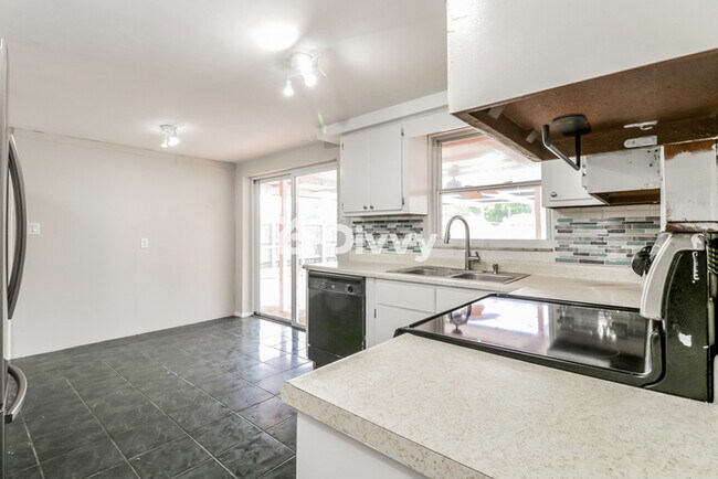 Foto del edificio - 5041 Fitchburg Dr, Holiday, FL 34690