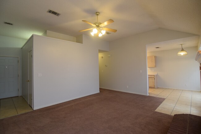 Foto del edificio - 2105 Ruger Dr