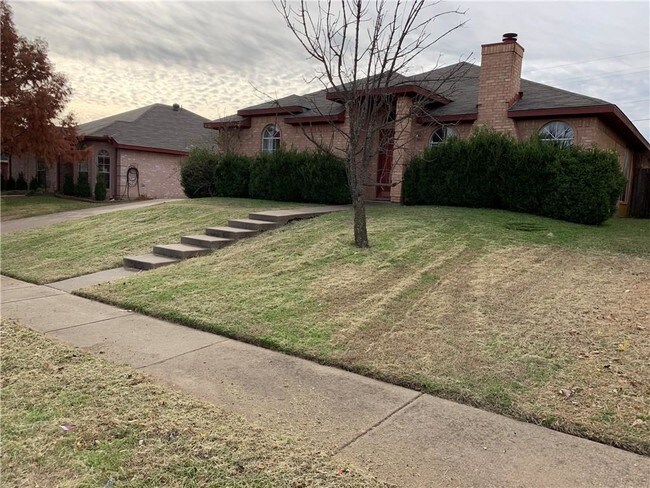 Building Photo - 709 Trees Dr