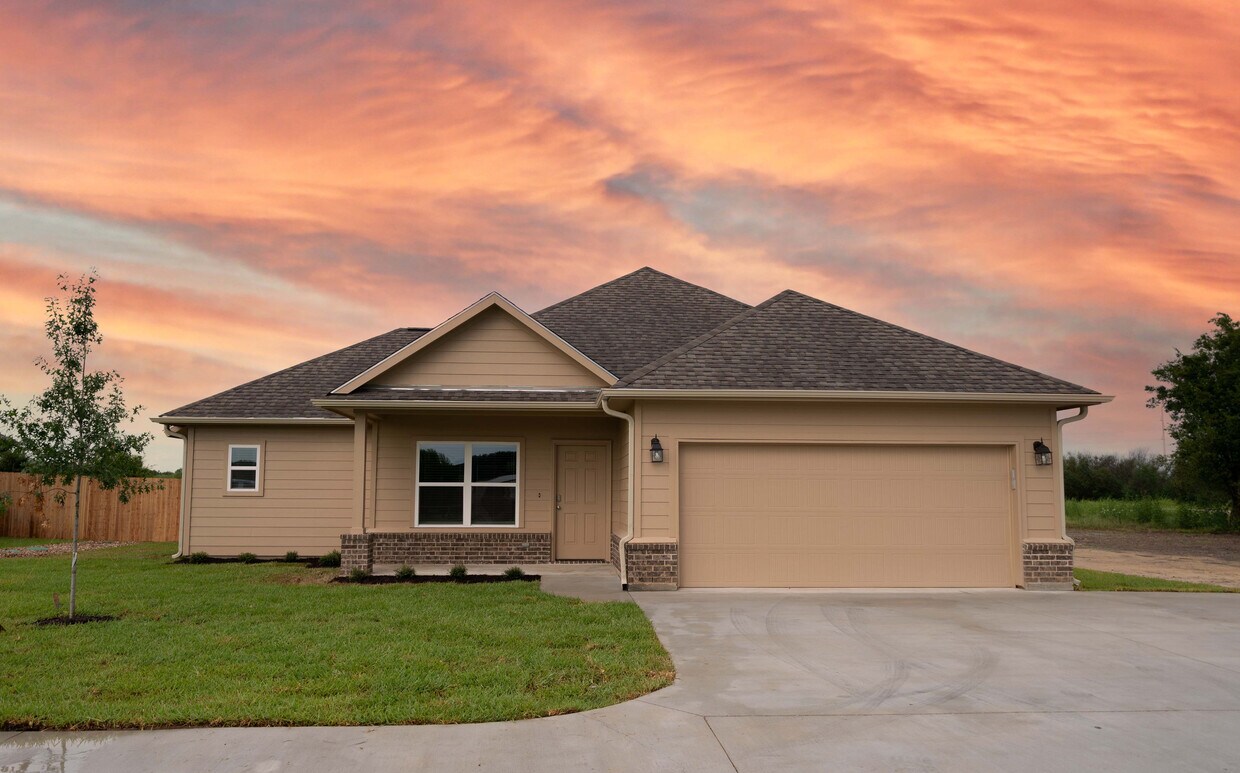 Foto principal - 6950 Leonard Rd