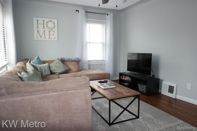 Foto del edificio - 1586 W Saratoga St