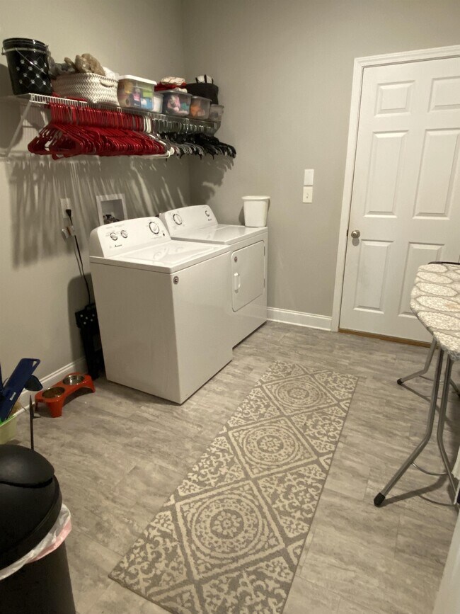 Foto del edificio - 111 E Rarity Ridge Pkwy