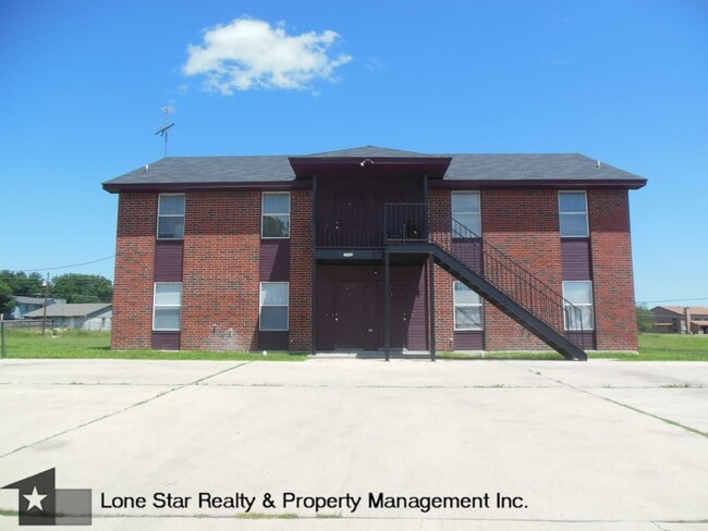 Building Photo - 1902 Windward Dr