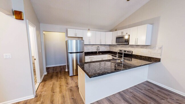 Building Photo - Beautiful 2-Bedroom Condo in Westville!