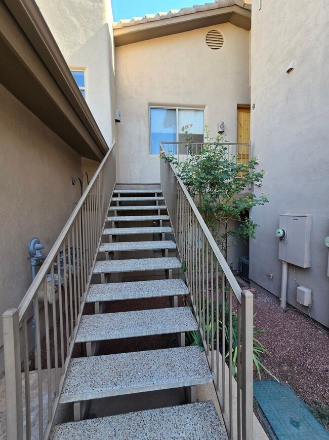Building Photo - Unfurnished, 1-Year Long-Term Rental