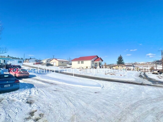 Foto del edificio - Beautiful home on the outskirts of town!