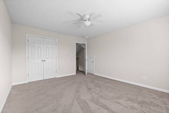 Foto del edificio - 3bed 2 bath with Bonus close to Fort Campbell and I-24.