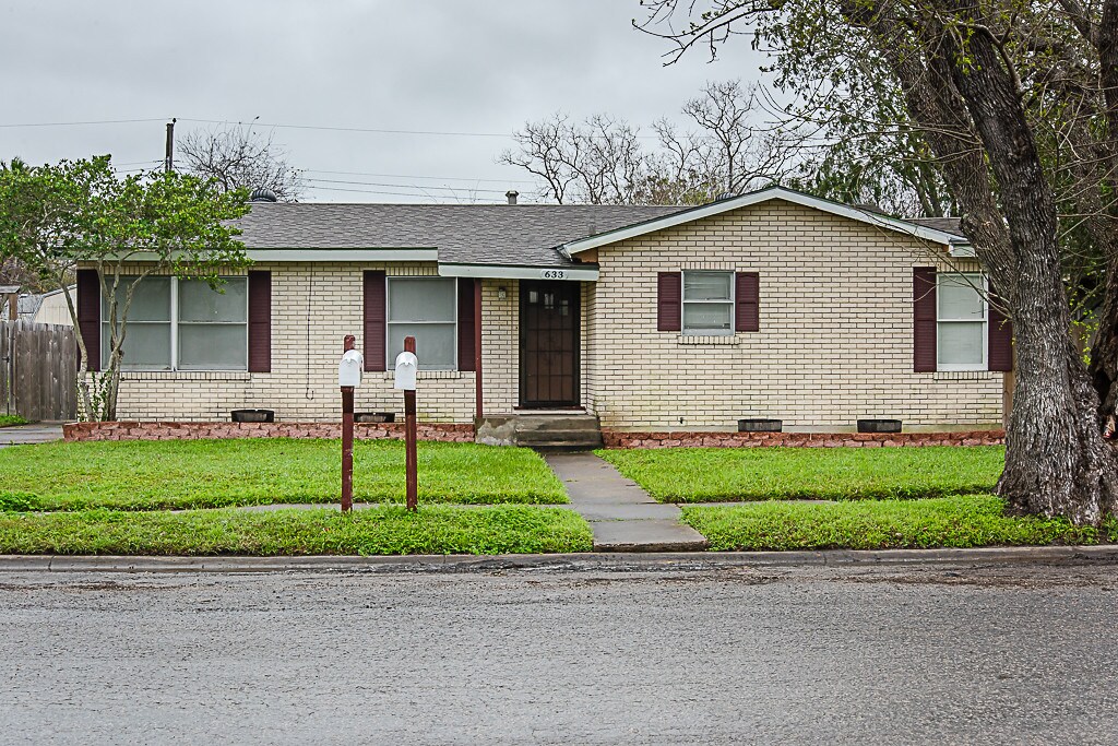 633 Sheridan Dr, Corpus Christi, TX 78412 Townhouse for Rent in